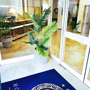 https://palace-masoanris.taorminaitalyhotels.com